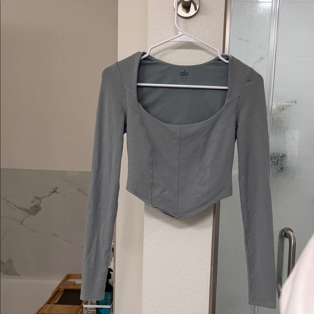 ALO Yoga Women's Gray Long Sleeve sculpt Top - Picture 1 of 3